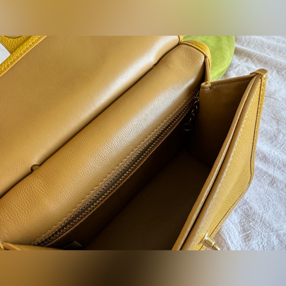 Coach Willis Top Handle 18 - Picture 4 of 9